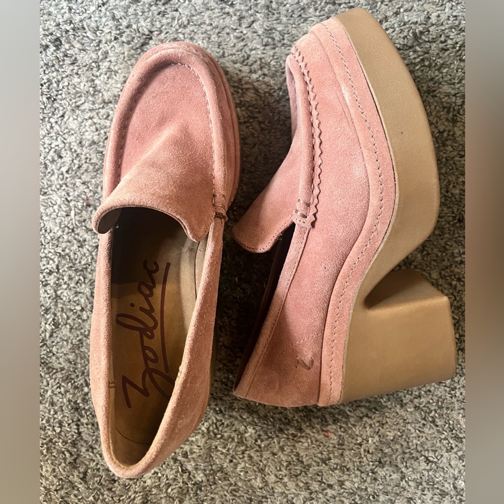 Zodiac Women's Pink Suede Platform Loafers